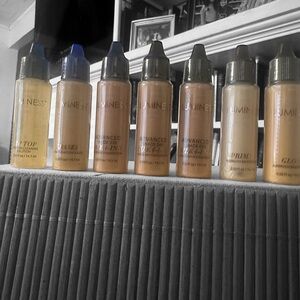 Luminess Airbrush Lot with foundation, primer, and glow starter kit